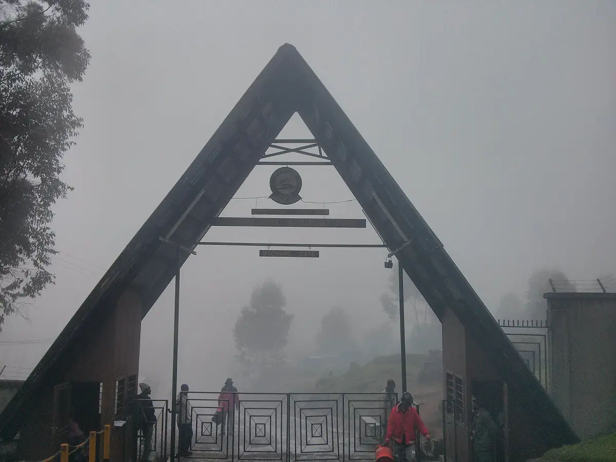 Machame Gate in the mist
